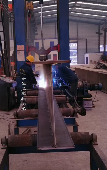 甘肃酒泉钢结构厂H型钢组立机