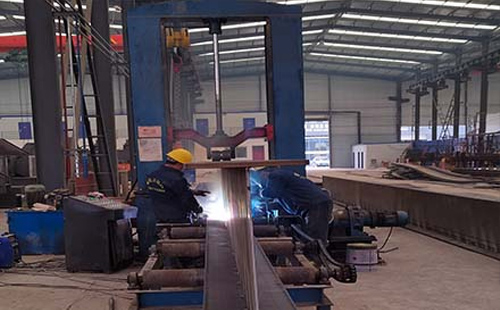 甘肃酒泉酒泉钢结构厂房建造前的准备工作 甘肃酒泉酒泉钢结构厂房建造前的准备工作